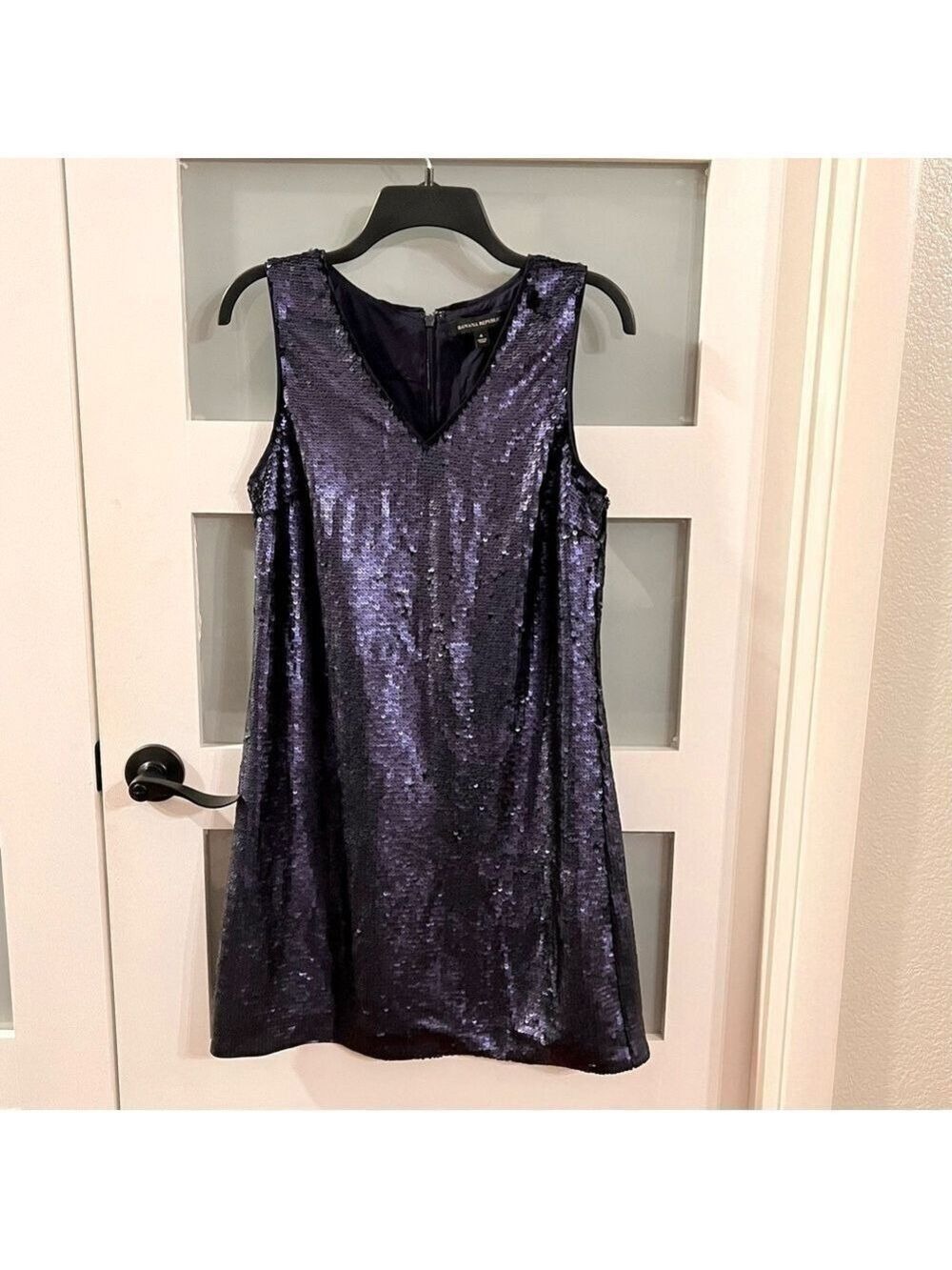 BANANA REPUBLIC navy sequin sheath dress. Size 4